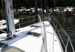 Beneteau-373-for-sale03