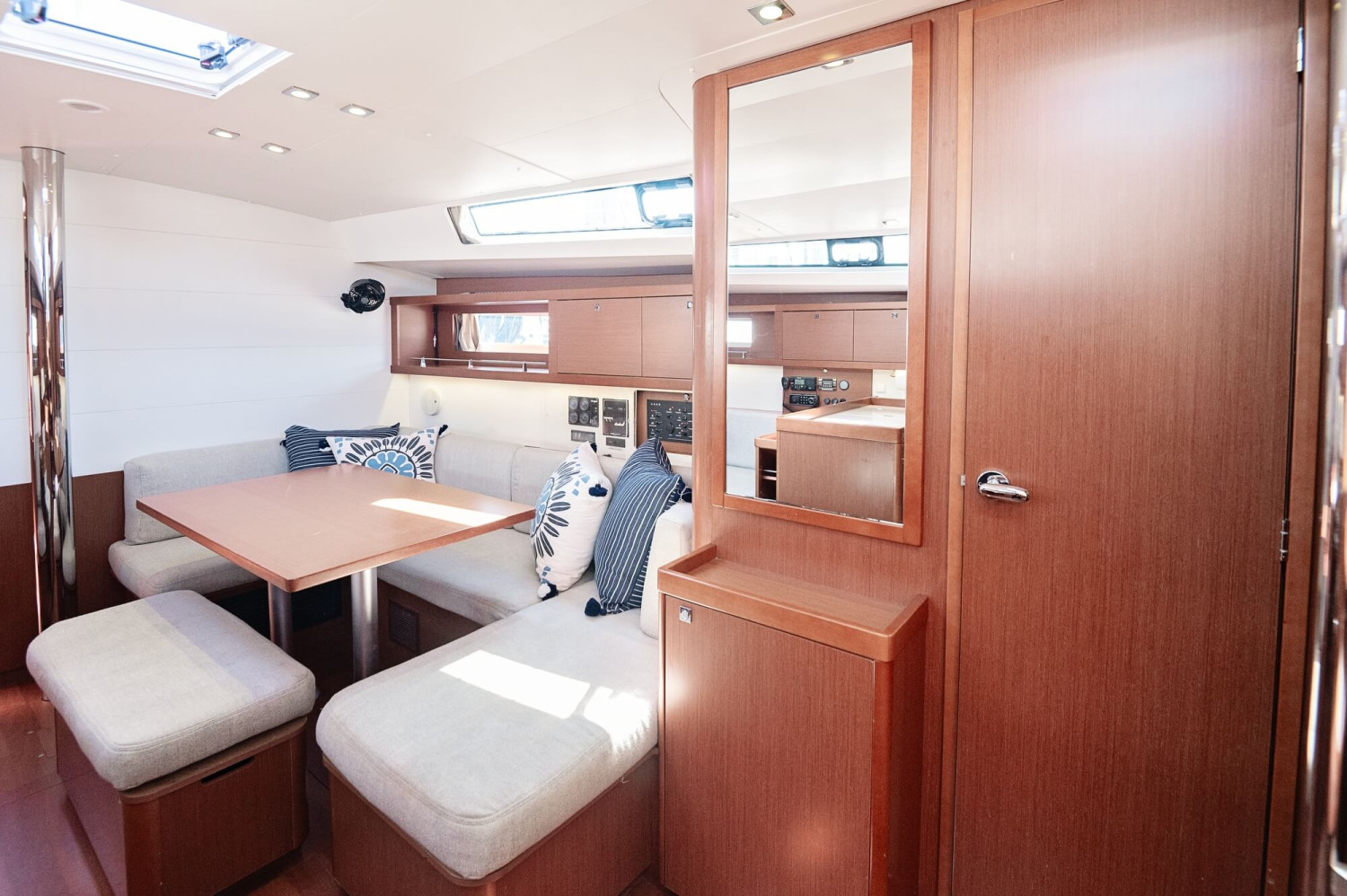 Beneteau-45-for-sale18